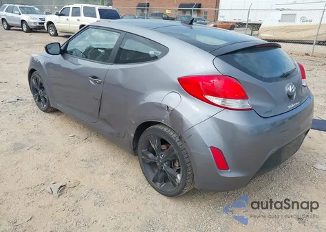2016 Hyundai Veloster z USA, uszkodzony, nr VIN KMHTC6AD0GU250801